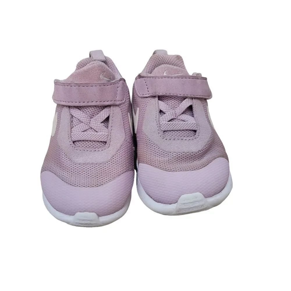 Lilac nike kids shoes